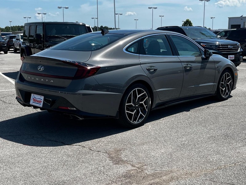 Hyundai Sonata Vehicle Image 03