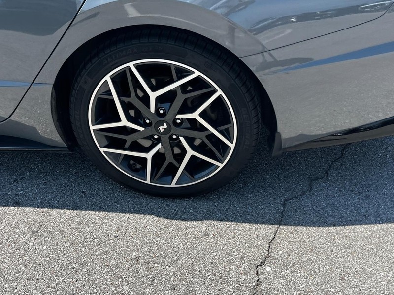 Hyundai Sonata Vehicle Image 06