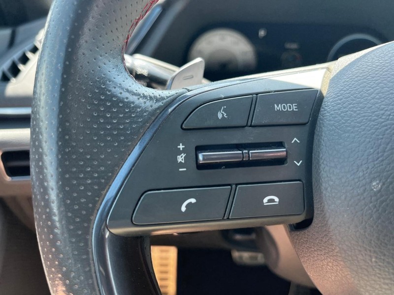 Hyundai Sonata Vehicle Image 16