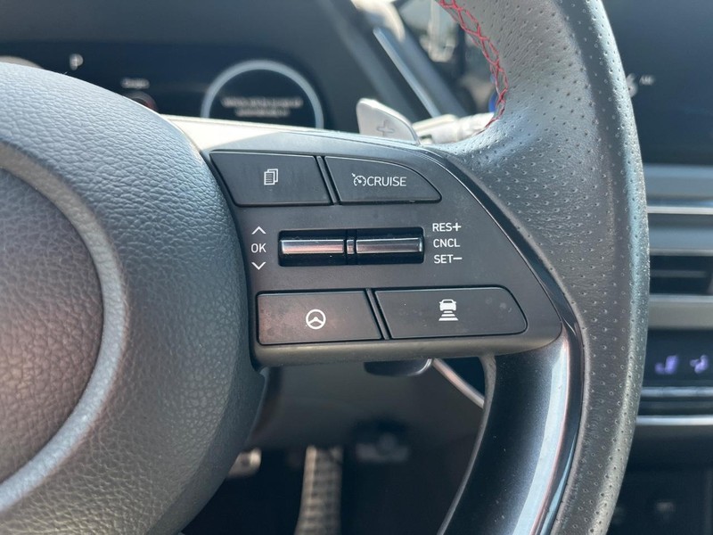 Hyundai Sonata Vehicle Image 17