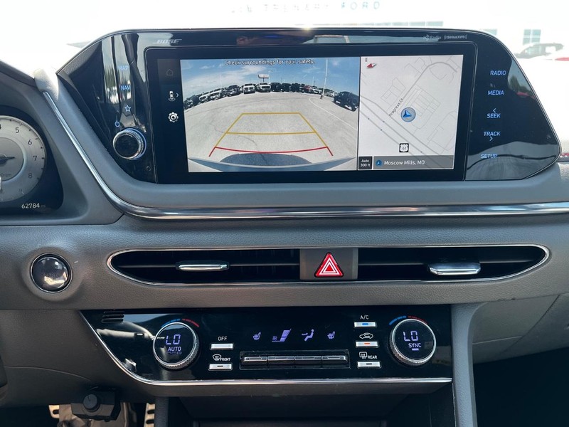 Hyundai Sonata Vehicle Image 21