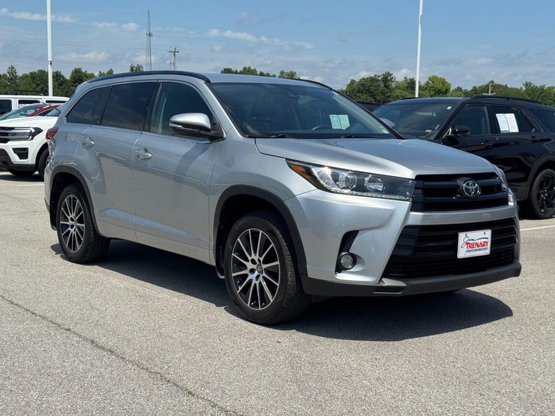 Toyota Highlander Vehicle Image 02