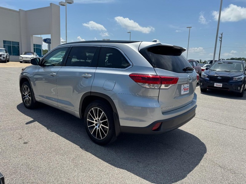 Toyota Highlander Vehicle Image 06