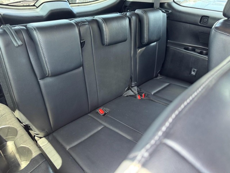 Toyota Highlander Vehicle Image 11