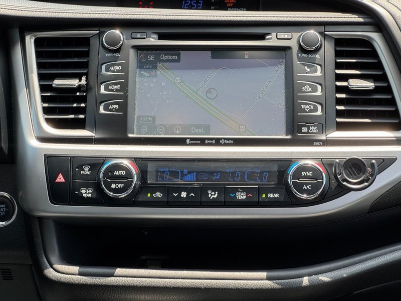 Toyota Highlander Vehicle Image 14