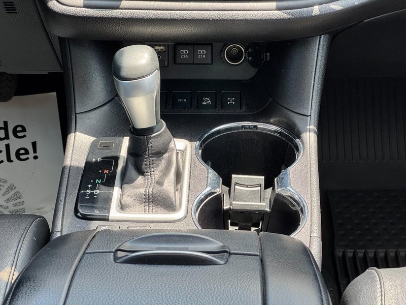 Toyota Highlander Vehicle Image 15