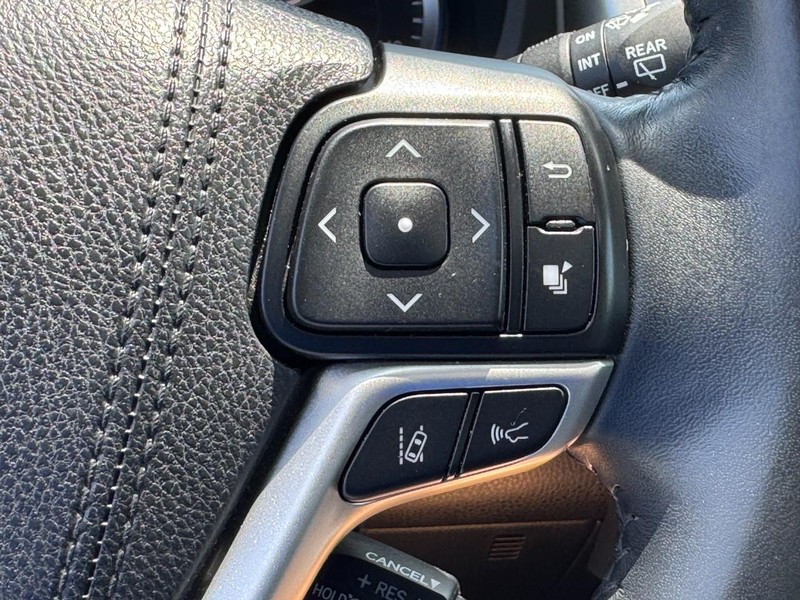 Toyota Highlander Vehicle Image 20