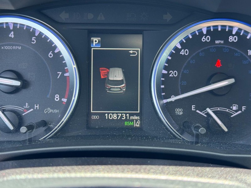 Toyota Highlander Vehicle Image 21