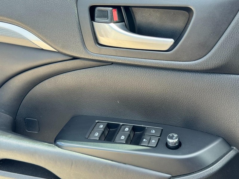 Toyota Highlander Vehicle Image 26