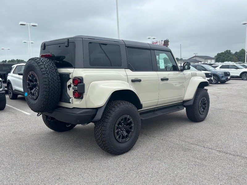 Ford Bronco Vehicle Image 03