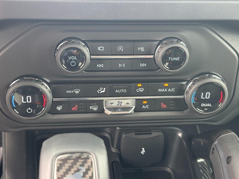 Ford Bronco Vehicle Image 18