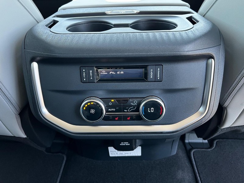 Ford Expedition Vehicle Image 06