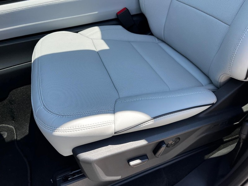 Ford Expedition Vehicle Image 12