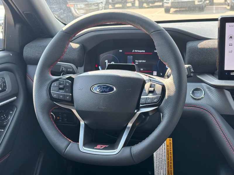 Ford Explorer Vehicle Image 08