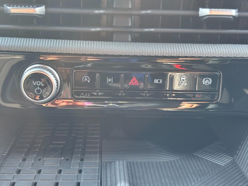 Ford Explorer Vehicle Image 10