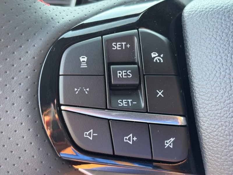 Ford Explorer Vehicle Image 13
