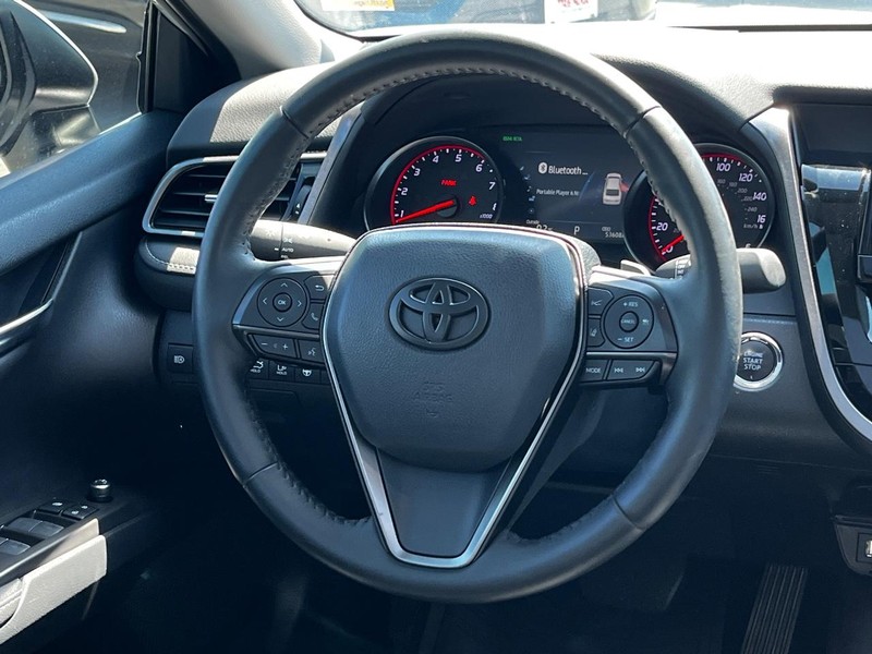 Toyota Camry Vehicle Image 13