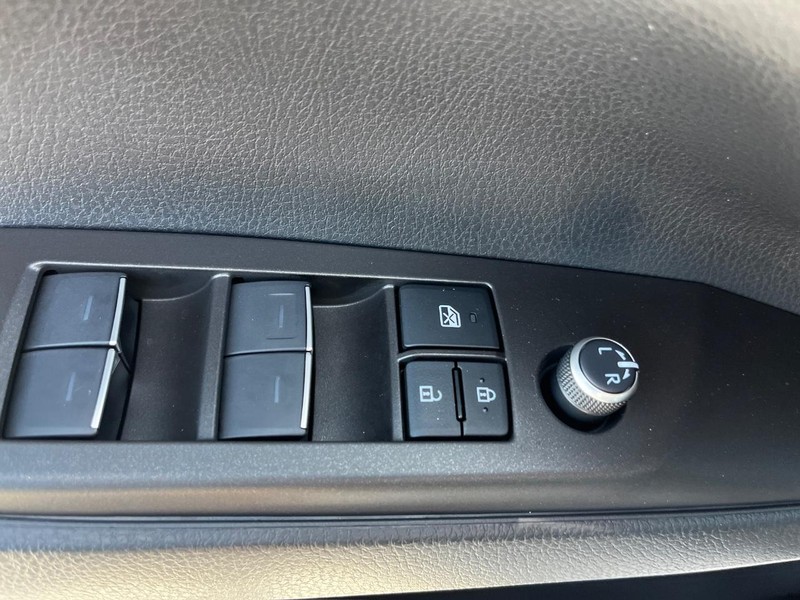 Toyota Camry Vehicle Image 15