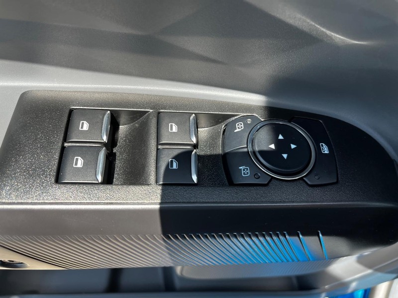 Ford Maverick Vehicle Image 08