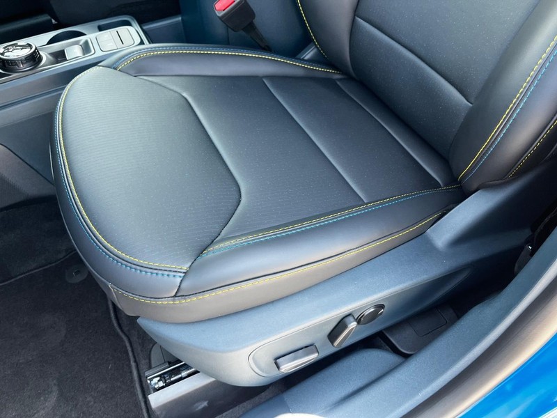 Ford Maverick Vehicle Image 09