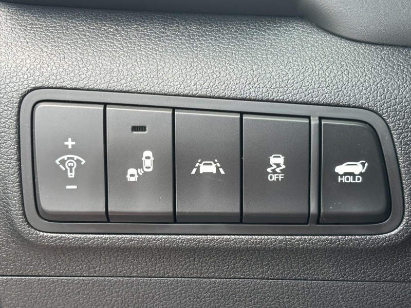 Hyundai Tucson Vehicle Image 16