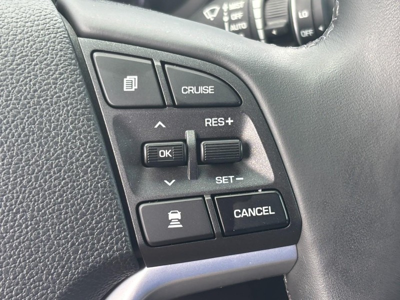 Hyundai Tucson Vehicle Image 18