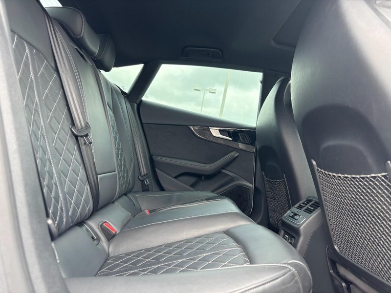 Audi S5 Sportback Vehicle Image 10