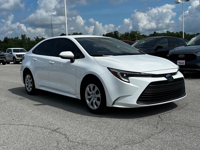 Toyota Corolla Hybrid Vehicle Image 02