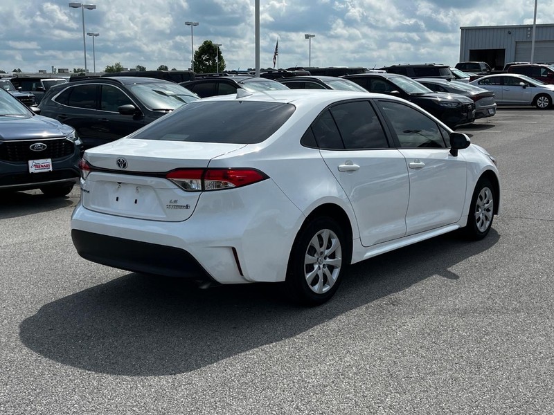 Toyota Corolla Hybrid Vehicle Image 03