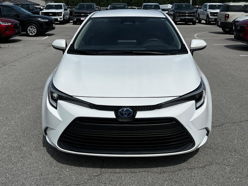 Toyota Corolla Hybrid Vehicle Image 08