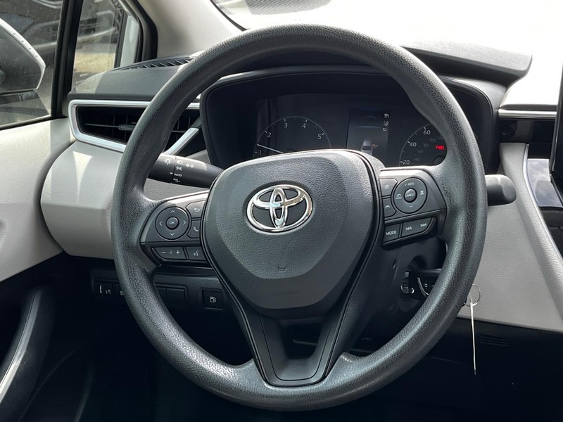 Toyota Corolla Hybrid Vehicle Image 11