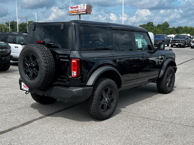 Ford Bronco Vehicle Image 03