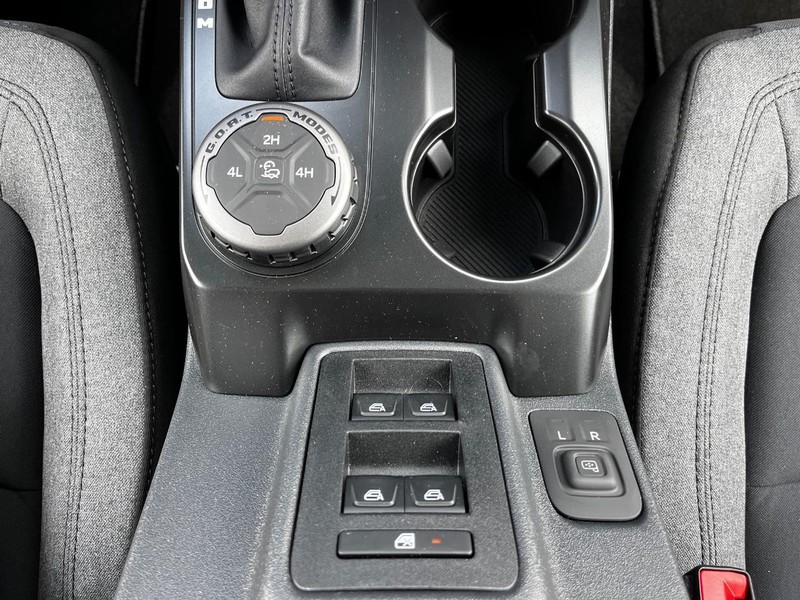 Ford Bronco Vehicle Image 12