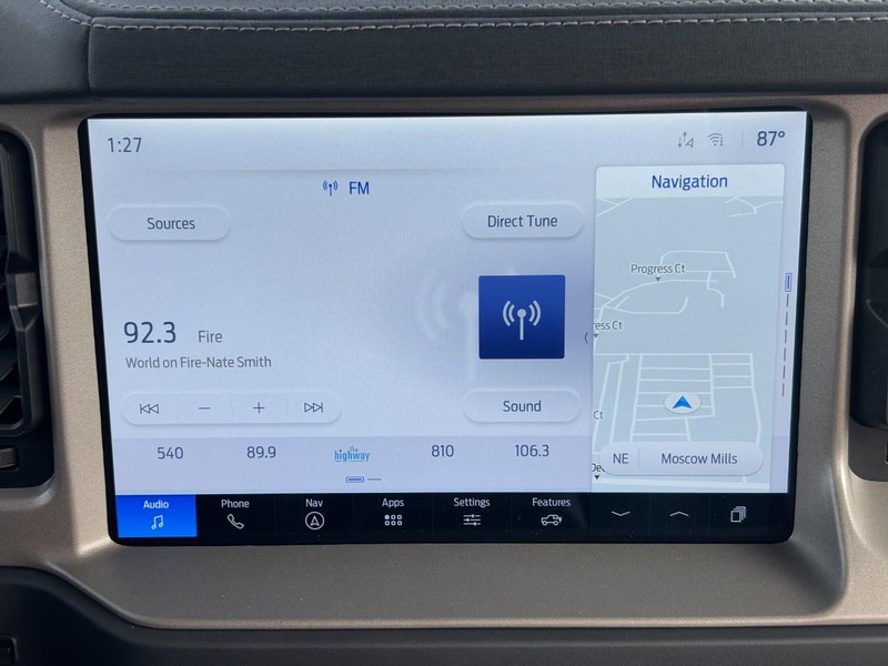 Ford Bronco Vehicle Full-screen Gallery Image 8