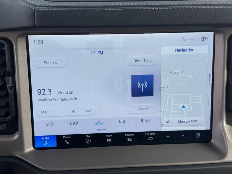 Ford Bronco Vehicle Full-screen Gallery Image 15