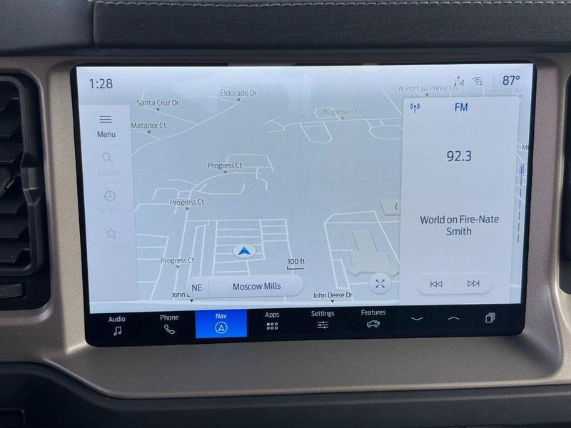 Ford Bronco Vehicle Full-screen Gallery Image 17