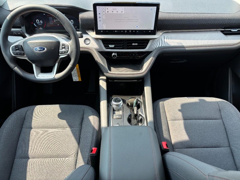 Ford Explorer Vehicle Image 07