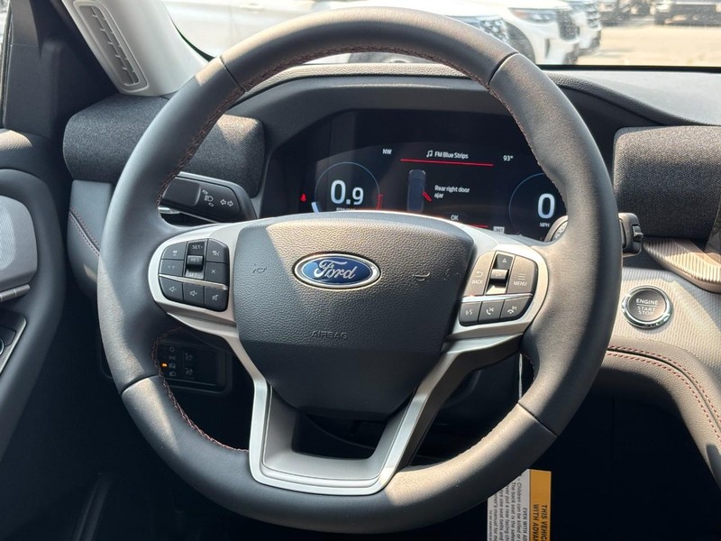 Ford Explorer Vehicle Image 08