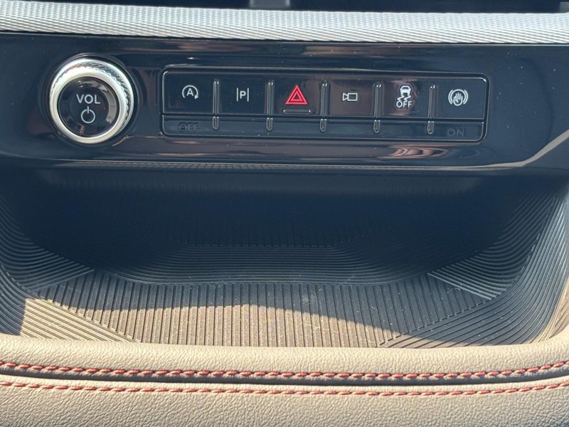 Ford Explorer Vehicle Image 10