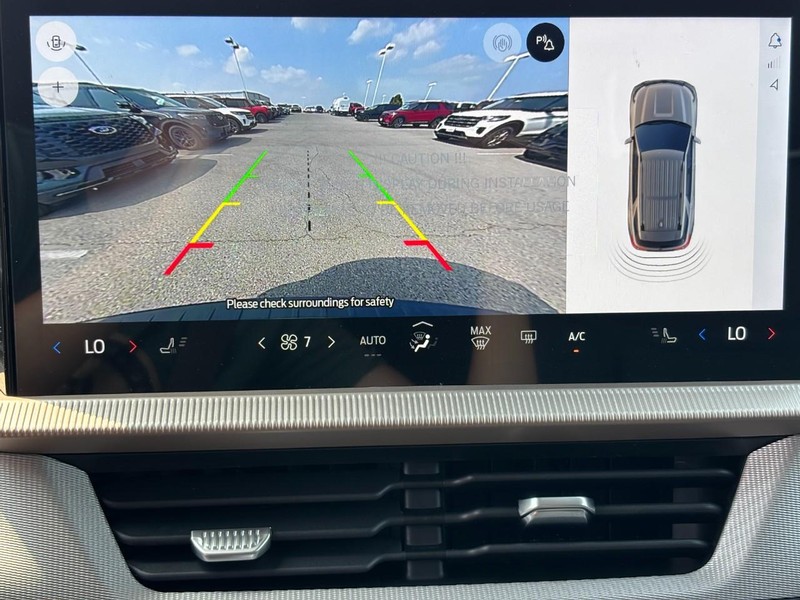 Ford Explorer Vehicle Image 17