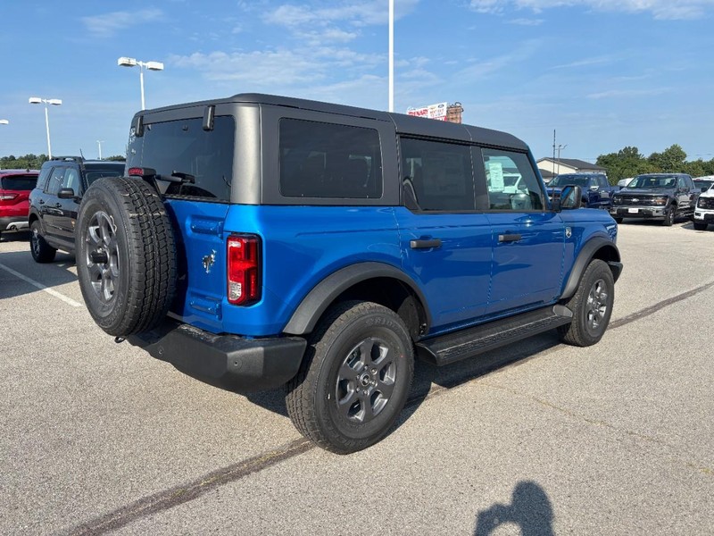 Ford Bronco Vehicle Image 03