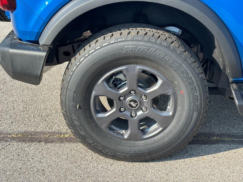 Ford Bronco Vehicle Image 04
