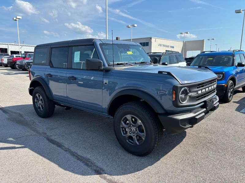 Ford Bronco Vehicle Image 02