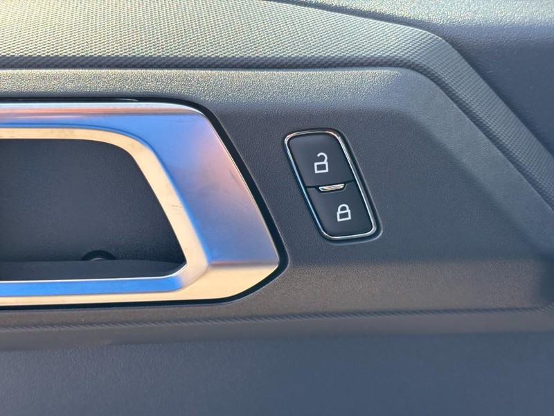 Ford Bronco Vehicle Image 18