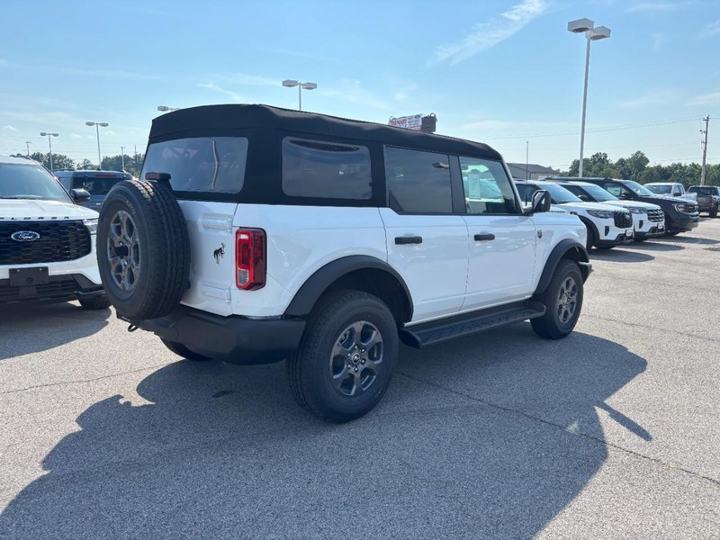 Ford Bronco Vehicle Image 03