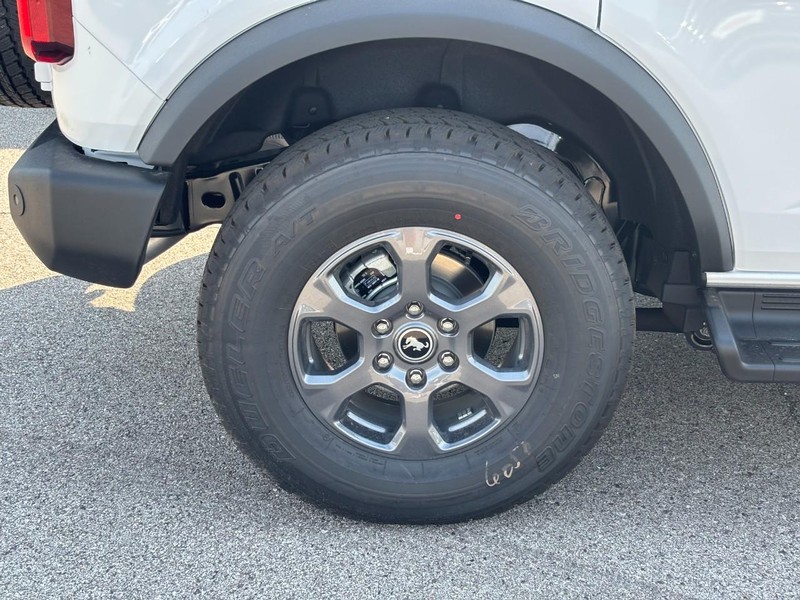 Ford Bronco Vehicle Image 04