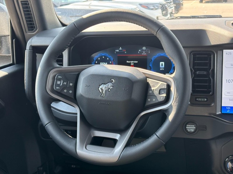 Ford Bronco Vehicle Image 07