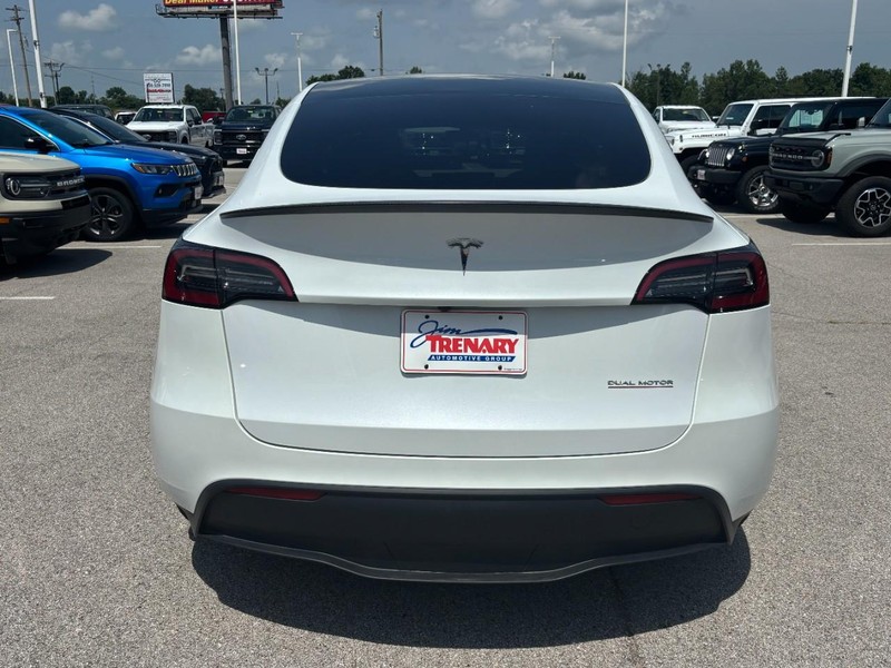 Tesla Model Y Vehicle Image 05