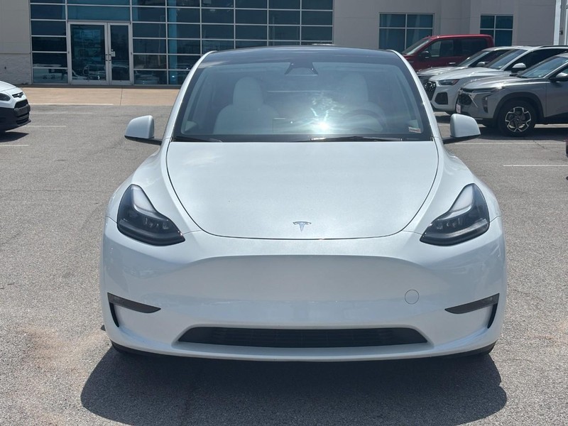 Tesla Model Y Vehicle Image 09