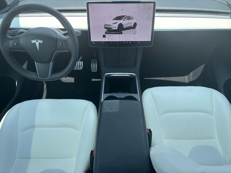 Tesla Model Y Vehicle Image 11